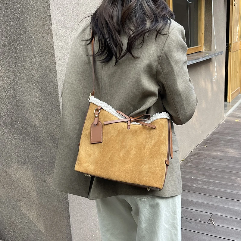 กระเป๋าสะพายข้างผ้าหนังกลับสีพ - Women Bags Branded Sale บทวิจารณ์และราคา